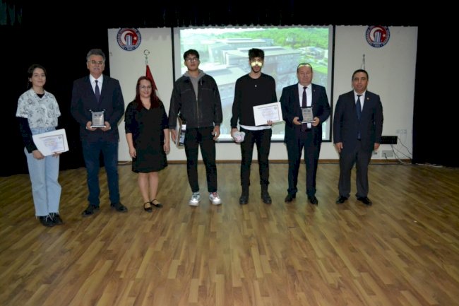 Öğrencilere ödülleri verildi (19.10.2022)