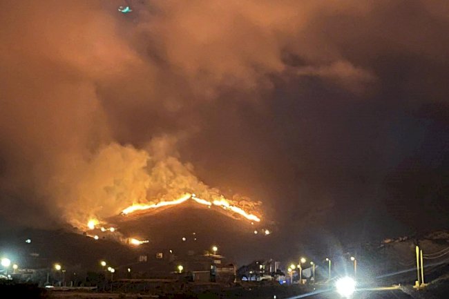 Gökçeada’da yangın paniği 