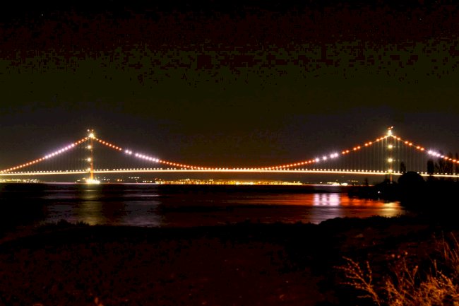 Turuncu renk ile ışıklandırıldı