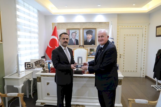 Erk’ten Vali Aktaş’a teşekkür belgesi