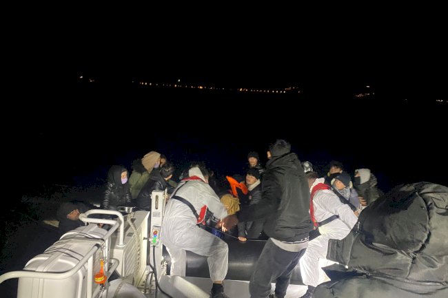 39 DÜZENSİZ GÖÇMEN KURTARILDI
