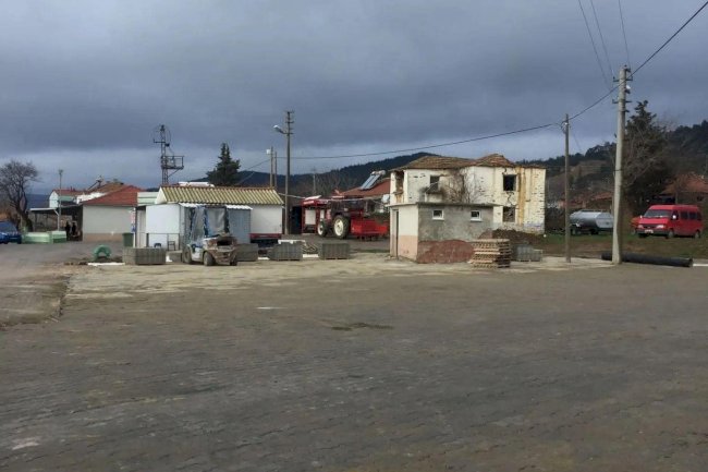 KÖY YOLLARINA PARKE TAŞI