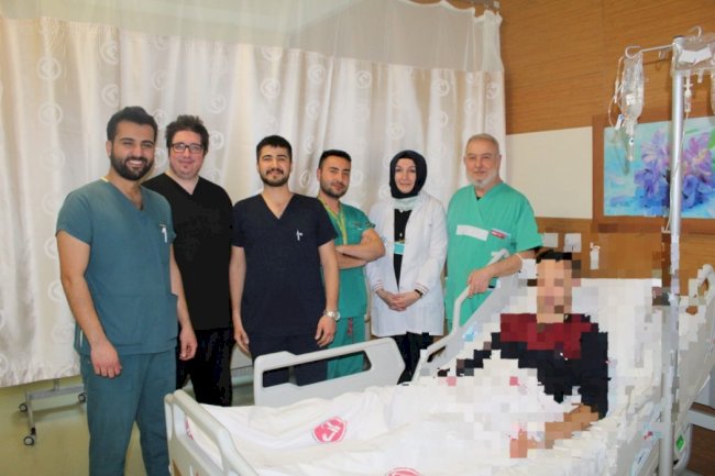 ÇOMÜ HASTANESİNDE MİKROSKOBİK TESE AMELİYATI