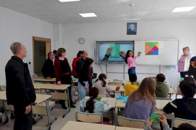 ÇOMÜ’de Çocuk Üniversitesi Uygulaması Yapıldı