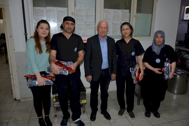 Yılmazdan Aşevi’ne ziyaret