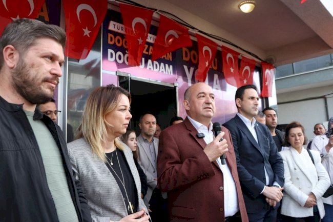 Gider; “Kim nasıl oturttu sizi tekrar o masaya?”