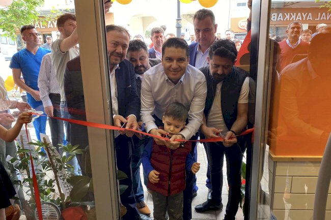 Birtat Yıldız Börekçisi Yeni Yerine Taşındı