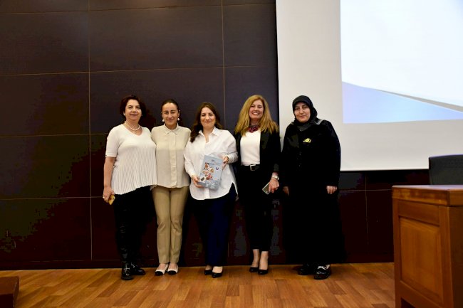 Kadın Girişimciler Panelde Bir Araya Geldi