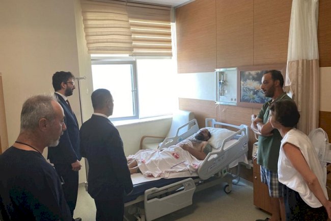 Aktaş hastanedeki vatandaşları ziyaret etti