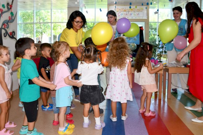 ÇOMÜ kreşte miniklerin ilk gün heyecanı