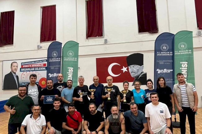 Masa tenisi turnuvası sona erdi