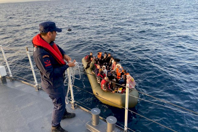 Ayvacık’ta 44 kaçak göçmen ölümden döndü