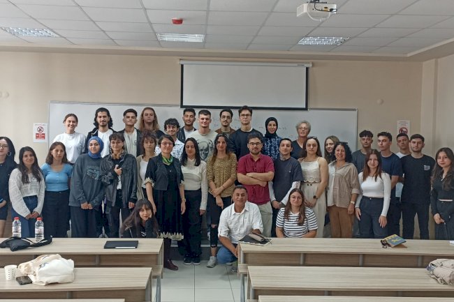 Hevi Arya Acar, Kariyer Planlama dersine katıldı