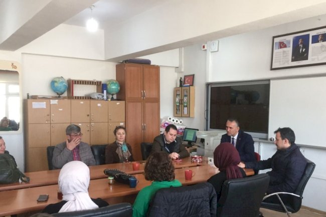 Müdür Baykal okulları ziyaret ediyor