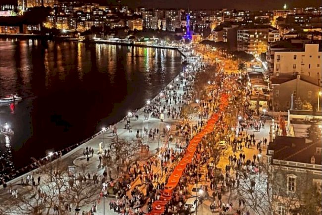 ZAFERİN 109.YIL DÖNÜMÜ FENER ALAYI İLE AYDINLANDI