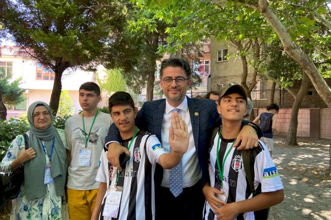 Rektör Erenoğlu ‘’Otizmli bireylere ve ailelerine olan desteğimizi gösterelim”