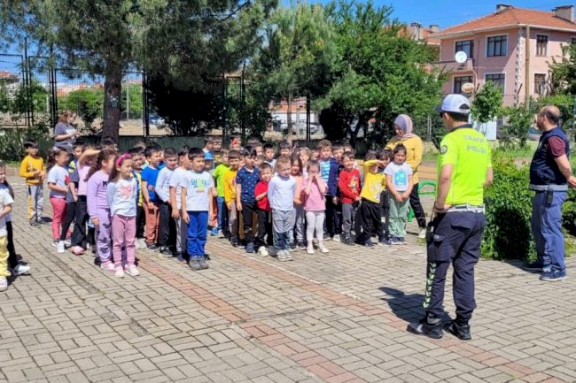 Trafik eğitimi veriliyor