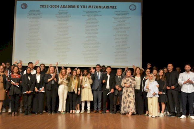 ÇOMÜ’de TÖMER 2023-2024 Akademik Yılı Mezuniyet Töreni gerçekleşti