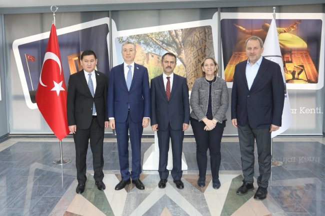 Kazakistan Büyükelçisinden Vali Aktaş’a ziyaret