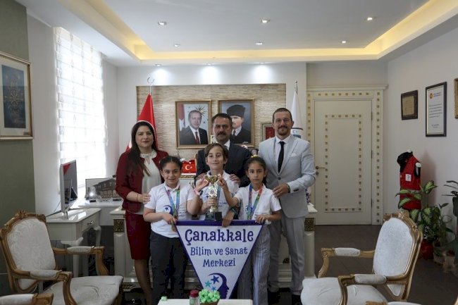 VALİ AKTAŞ DERECEYE GİREN ÖĞRENCİLERİ TEBRİK ETTİ