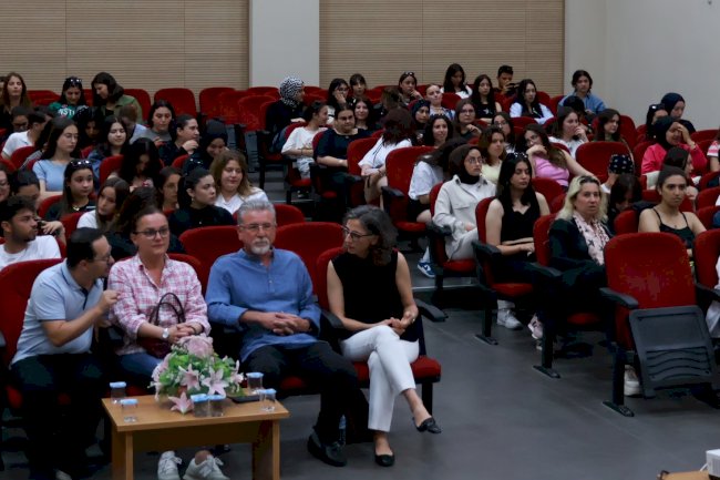 KADIN SAĞLIĞI GÜNÜ’NDE SEMİNER DÜZENLENDİ
