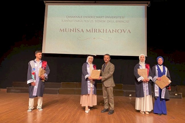 ÇOMÜ İlahiyat Fakültesi öğrencileri mezuniyetlerini kutladı