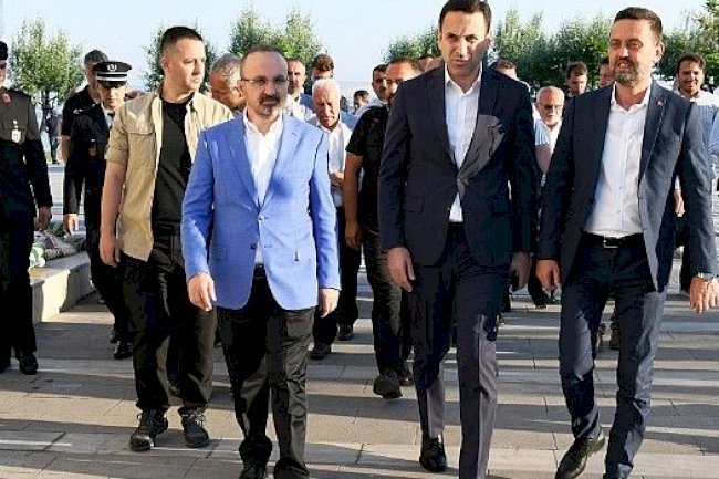 Memleketinde hemşehrileriyle buluştu