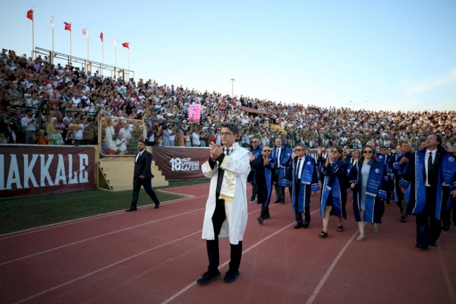 ÇOMÜ’de 7500 öğrenci mezun oldu