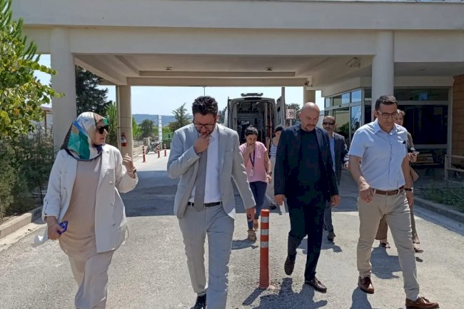 Sağlık tesislerini tek tek inceledi