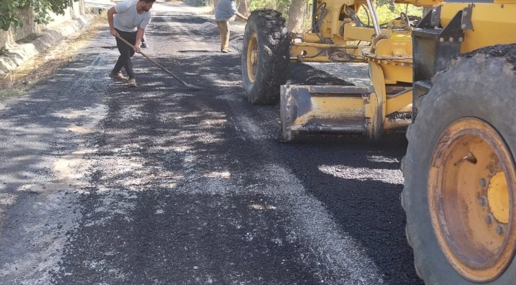 Köy yolları onarılıyor 
