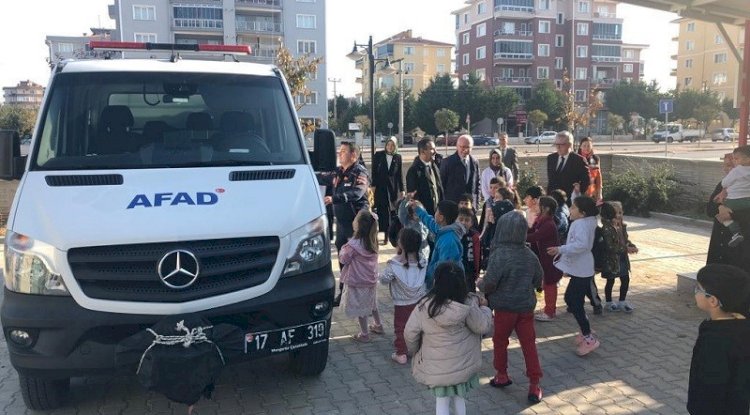 ‘Deprem Anı, Çök Kapan Tutun ve Tahliye Tatbikatı’