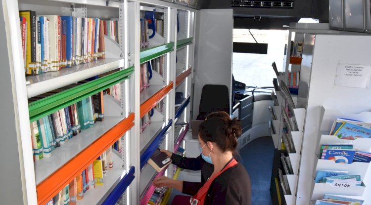 Gezici kütüphane aracı devlet hastanesinde 