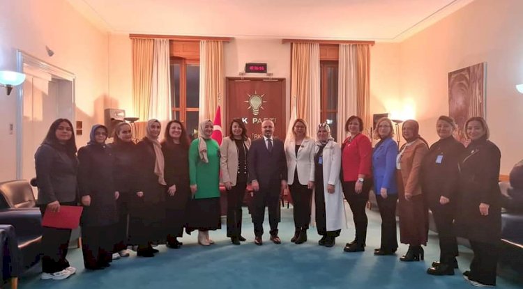 AK Partili kadınlar Gazi Meclisi’nde 