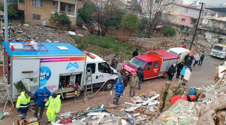 Ezine Belediyesi ekipleri deprem bölgesinde