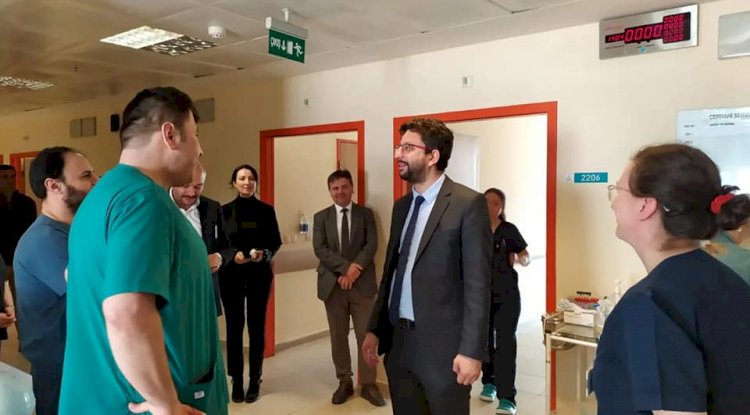 Baştürk Ezine’de sağlık hizmetlerini inceledi