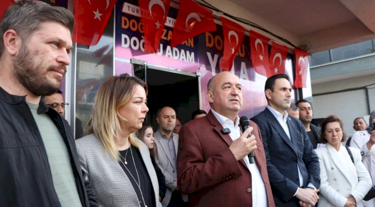 Gider; “Kim nasıl oturttu sizi tekrar o masaya?”