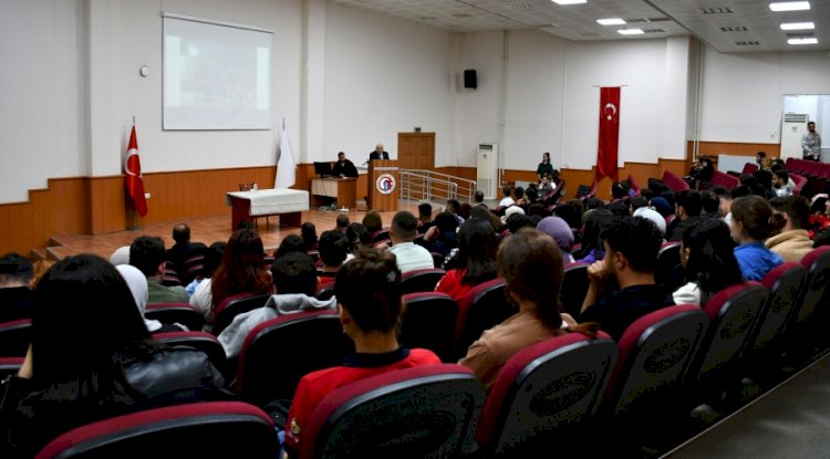 Depremde Hayatını Kaybeden ÇoOMÜ’lü Öğrenci Esra Anıldı