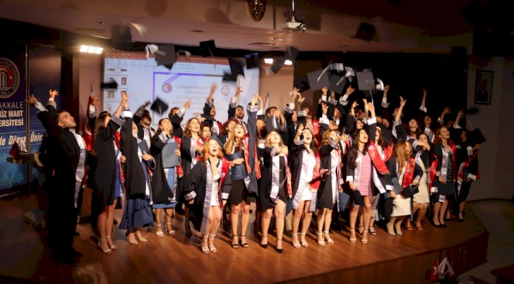 DİŞ HEKİMLİĞİ FAKÜLTESİNDE MEZUNİYET HEYECANI