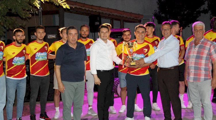 Yenicespor şampiyonluğu kutladı