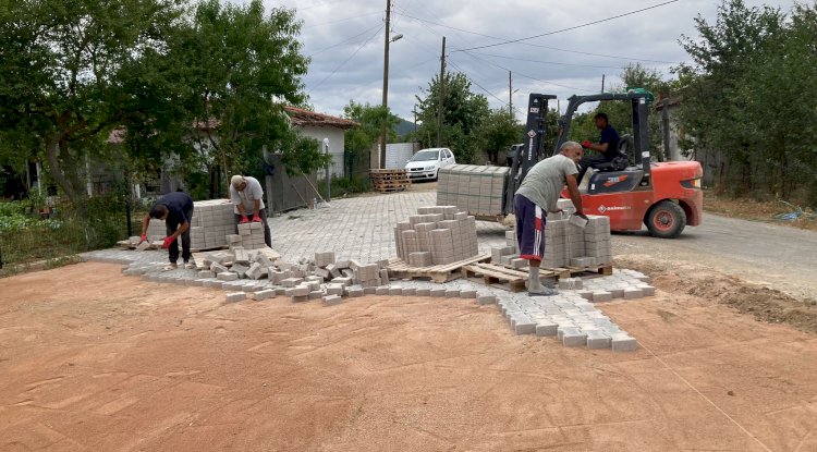 Çiftlik köyünde parke taşı çalışmaları yapıldı