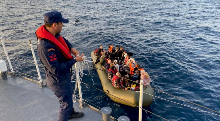 Ayvacık’ta 44 kaçak göçmen ölümden döndü