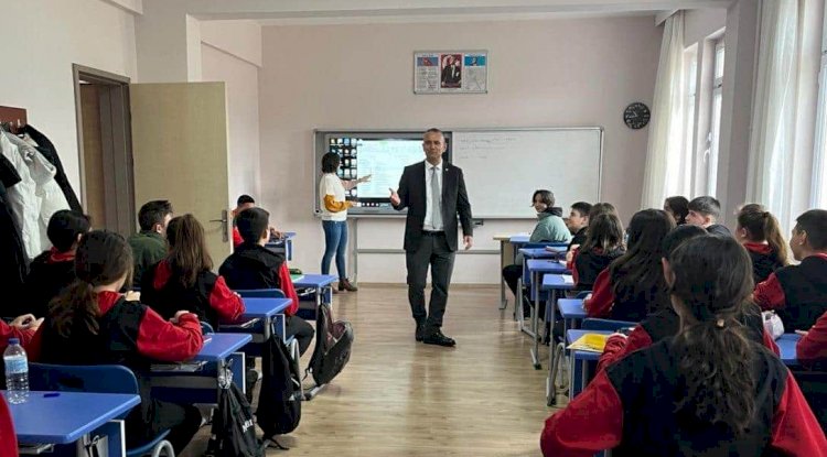 Baykal’dan okul ziyareti