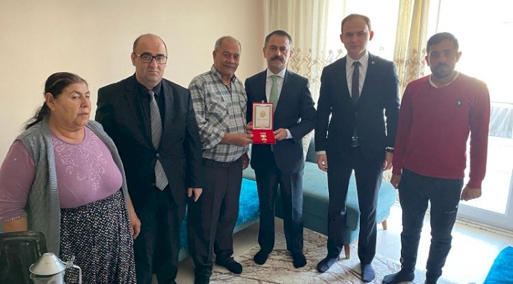 Kıbrıs Gazisine madalya ve beratı verildi