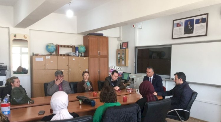 Müdür Baykal okulları ziyaret ediyor