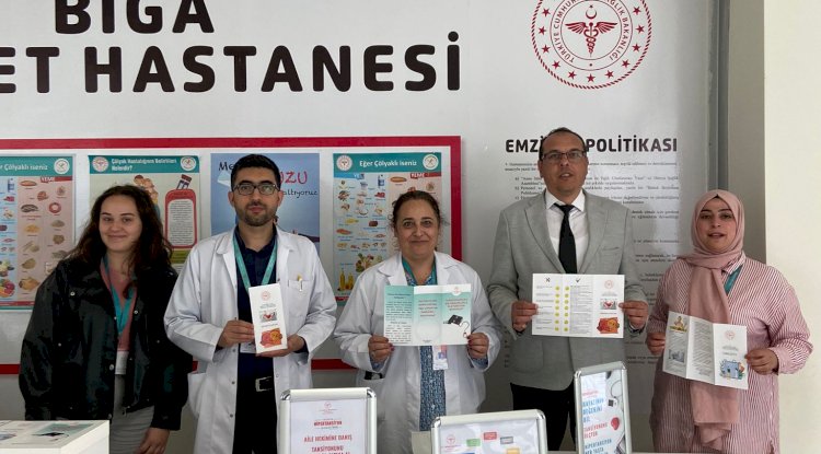 Hastanede vatandaşlara broşür dağıtıldı