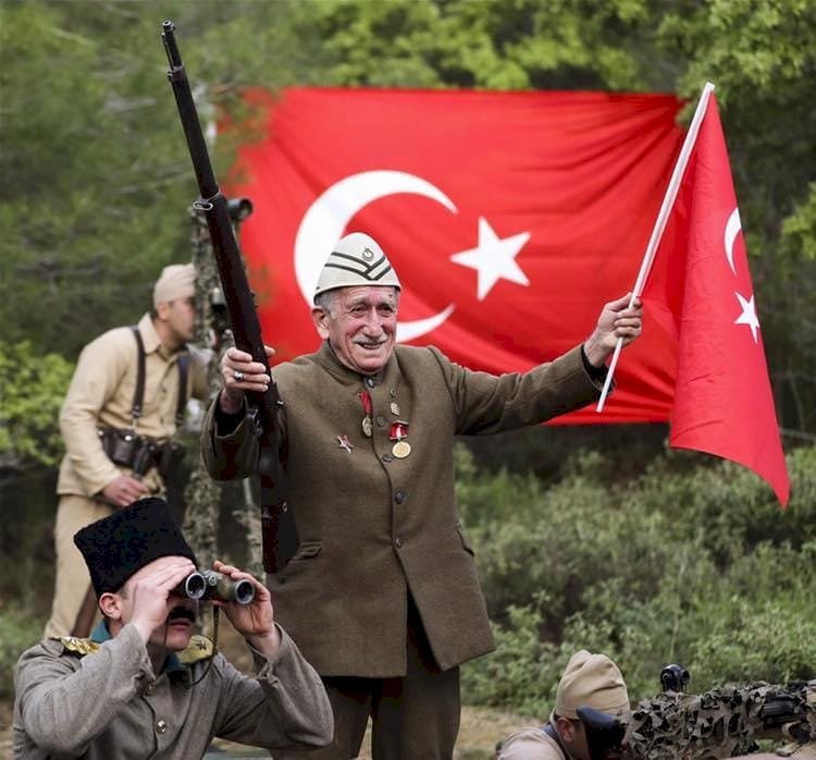 30 Ağustos töreninde vefat etti 