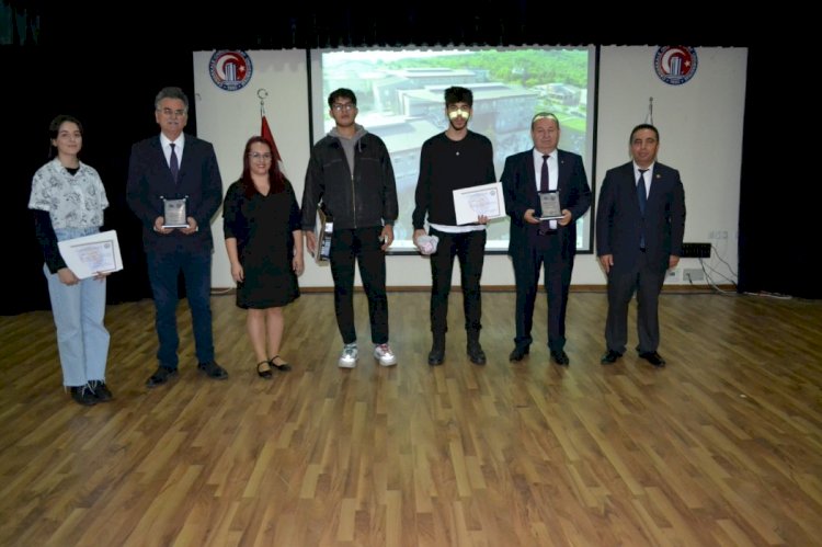Öğrencilere ödülleri verildi (19.10.2022)