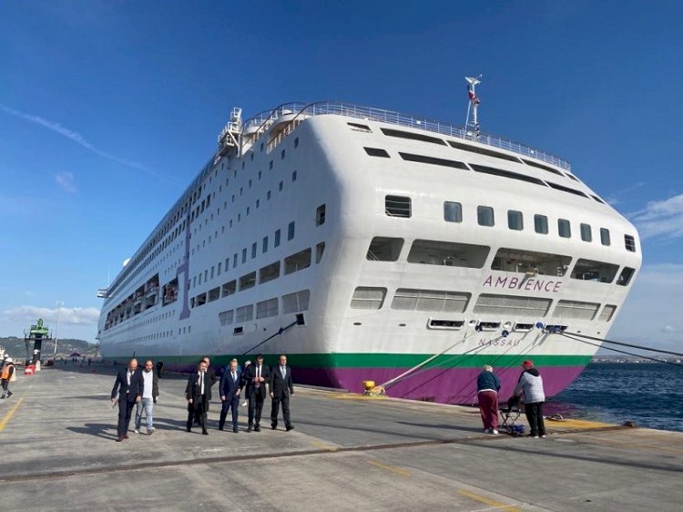 Ambience, Kepez Limanı’na yanaştı (09.10.2022)