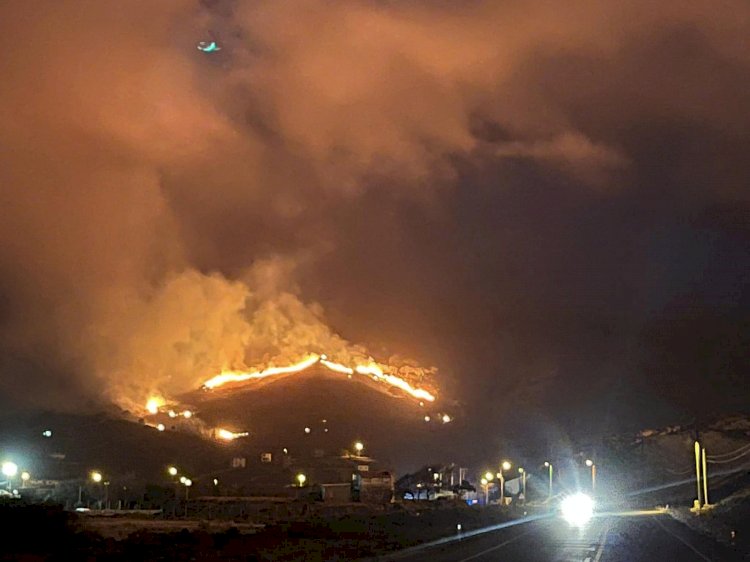 Gökçeada’da yangın paniği 