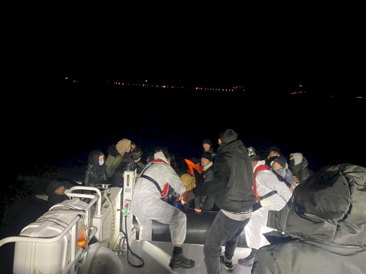 39 DÜZENSİZ GÖÇMEN KURTARILDI